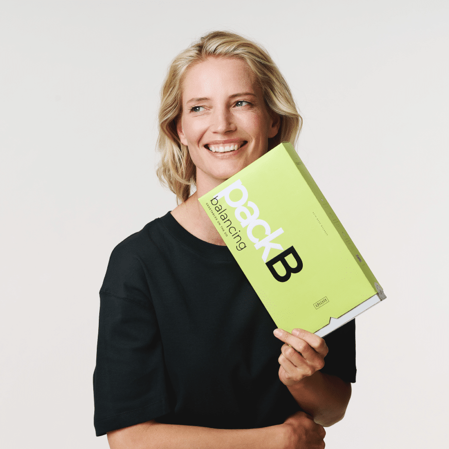 Mujer con el pack b ringana