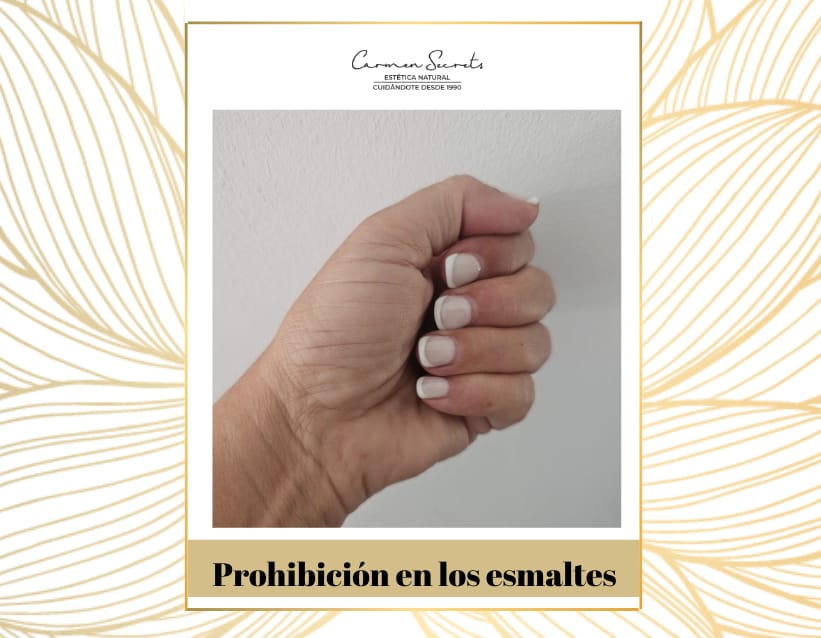 Mano con uñas esmaltadas para ilustrar la prohibición de algunas sustancias en los geles de uñas en la Unión Europea